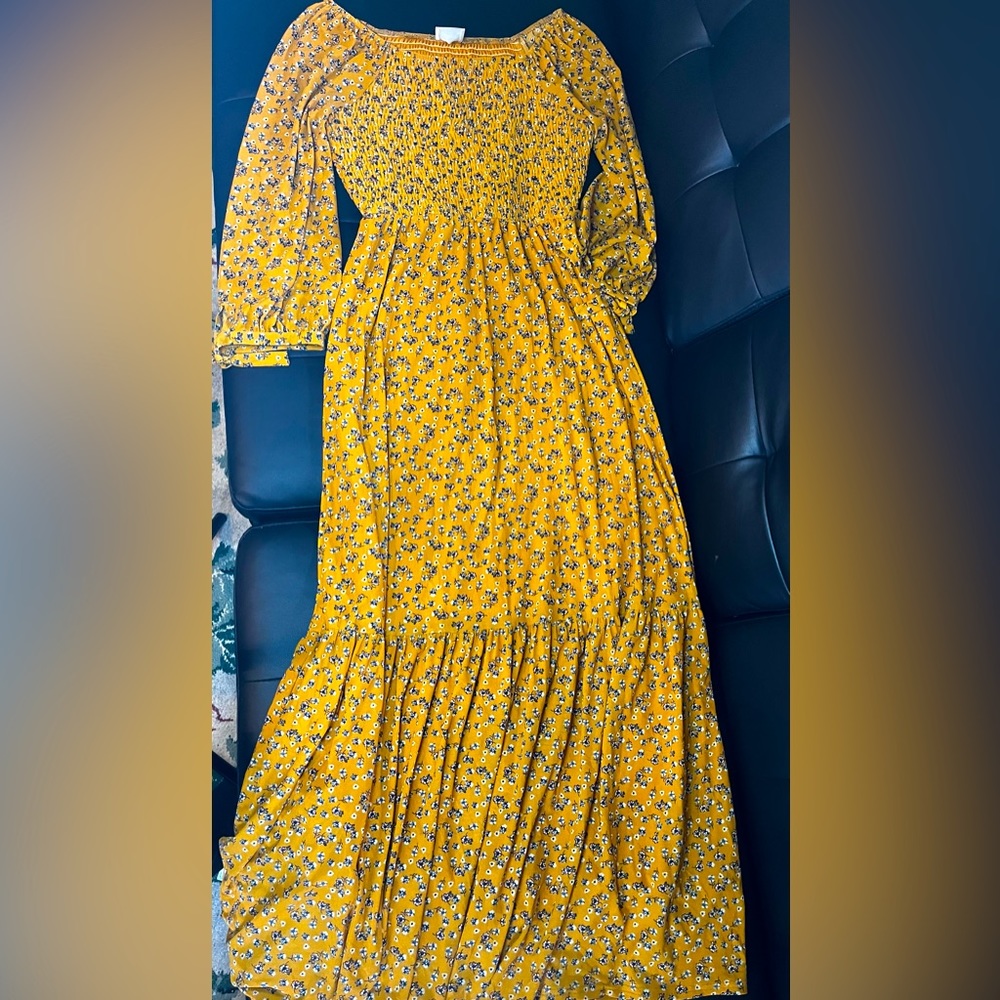 Beautiful mustard colored dress with flower print!